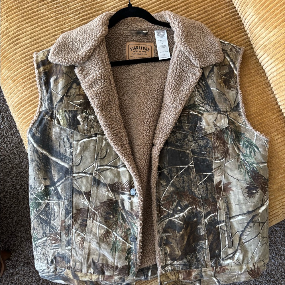 Signature Camo Sherpa-Lined Vest
